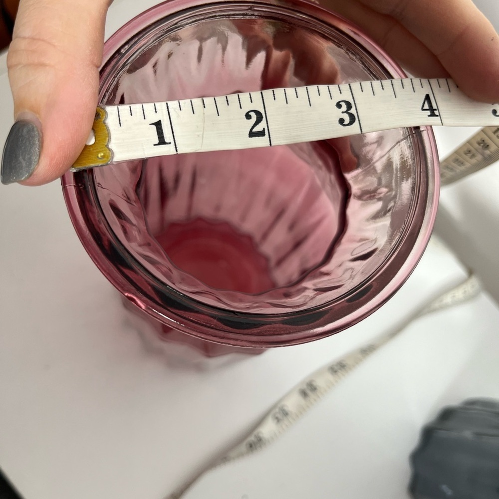 🔥9” tall glass vase - Picture 4 of 5